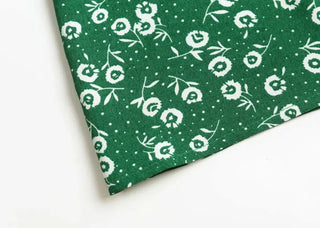 Short-sleeved resort long one-piece / V-neck team green floral flower
