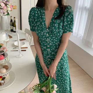 Short-sleeved resort long one-piece / V-neck team green floral flower