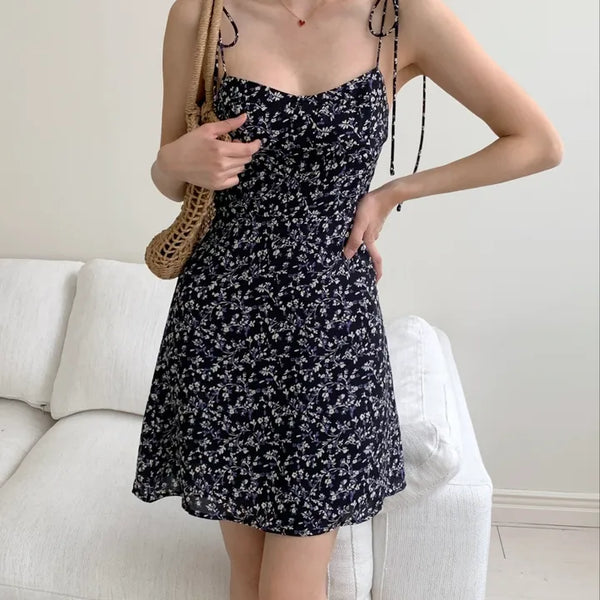 Slim tight sleeveless strappy tube top flower pattern chiffon one-piece dress.