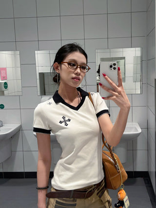 contrast v-neck