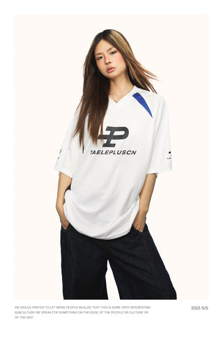 contrast v-neck