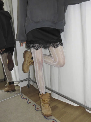 Diverso Line Vertical Pattern Mesh Tucked-Along Pantyhose