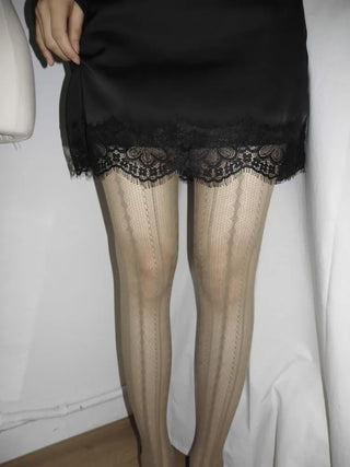 Diverso Line Vertical Pattern Mesh Tucked-Along Pantyhose