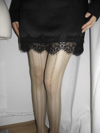 Diverso Line Vertical Pattern Mesh Tucked-Along Pantyhose