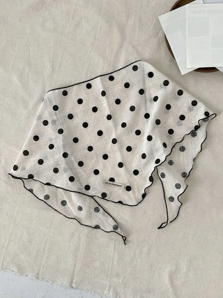 Motte Spot Dot Pattern Ruffle Triangle Scarf