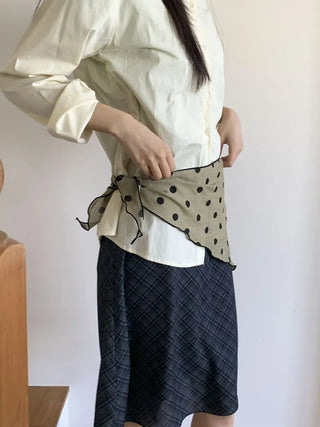 Motte Spot Dot Pattern Ruffle Triangle Scarf