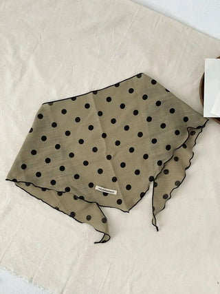 Motte Spot Dot Pattern Ruffle Triangle Scarf