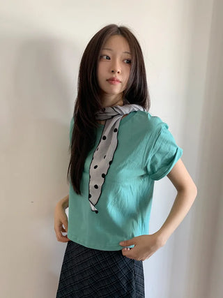 Motte Spot Dot Pattern Ruffle Triangle Scarf