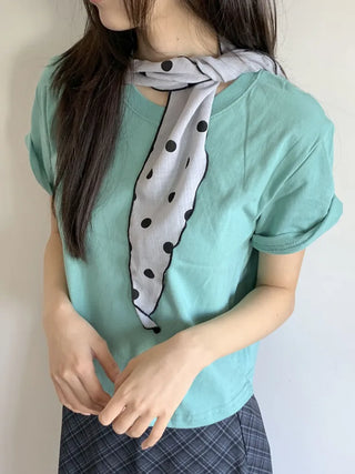 Motte Spot Dot Pattern Ruffle Triangle Scarf