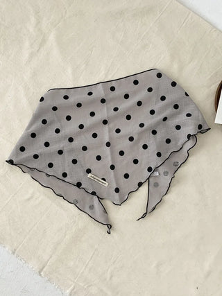 Motte Spot Dot Pattern Ruffle Triangle Scarf