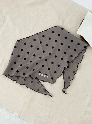 Motte Spot Dot Pattern Ruffle Triangle Scarf