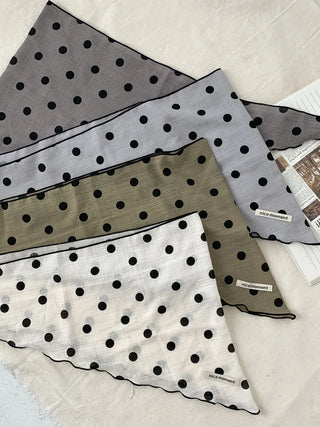 Motte Spot Dot Pattern Ruffle Triangle Scarf