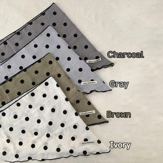 Motte Spot Dot Pattern Ruffle Triangle Scarf