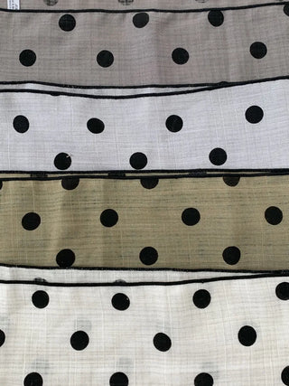 Motte Spot Dot Pattern Ruffle Triangle Scarf