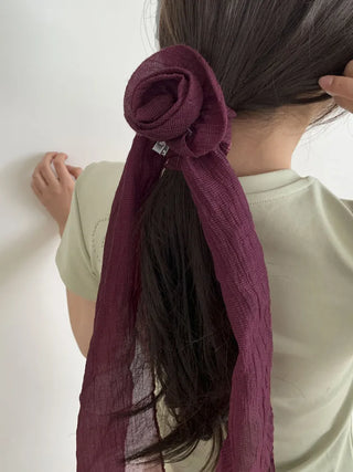 Lia Rose Brooch See-through Wrinkle Long Scarf