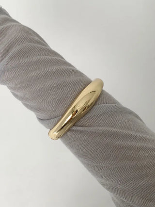 Hot Summer Metal Curved Bold Twist One-Touch Open Bangle Bracelet Collection