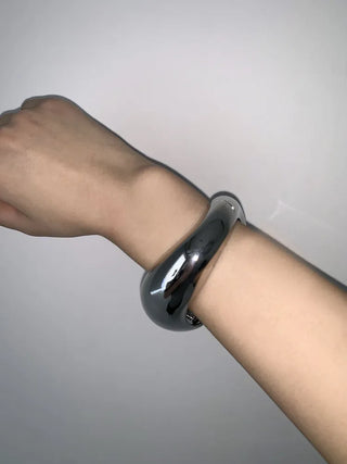 Hot Summer Metal Curved Bold Twist One-Touch Open Bangle Bracelet Collection