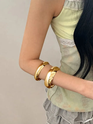 Hot Summer Metal Curved Bold Twist One-Touch Open Bangle Bracelet Collection
