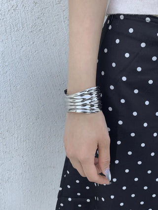 Hot Summer Metal Curved Bold Twist One-Touch Open Bangle Bracelet Collection
