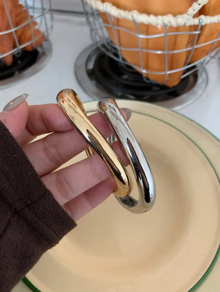 Hot Summer Metal Curved Bold Twist One-Touch Open Bangle Bracelet Collection