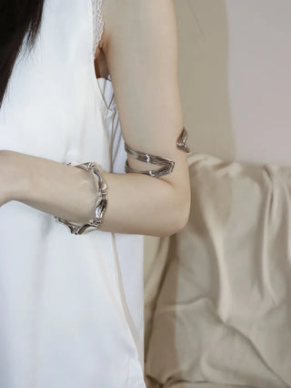 Hot Summer Metal Curved Bold Twist One-Touch Open Bangle Bracelet Collection