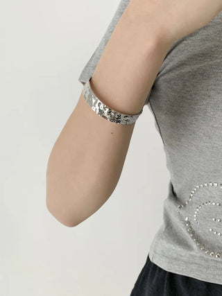 Hot Summer Metal Curved Bold Twist One-Touch Open Bangle Bracelet Collection