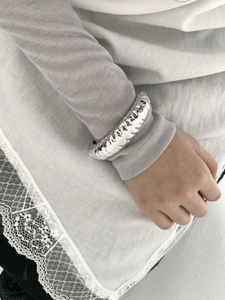 Hot Summer Metal Curved Bold Twist One-Touch Open Bangle Bracelet Collection