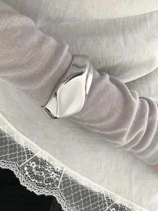 Hot Summer Metal Curved Bold Twist One-Touch Open Bangle Bracelet Collection