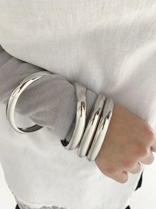 Hot Summer Metal Curved Bold Twist One-Touch Open Bangle Bracelet Collection