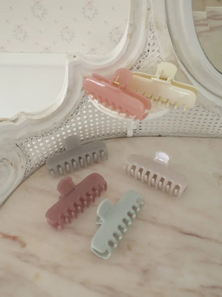 Mute Pastel Oversized Long Updo Hair Clip