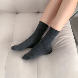 Standard Plain Daily Long Mid-Length Socks