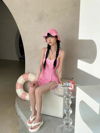 Pluck Pattern Hat Body-Covering One-Piece Swimsuit