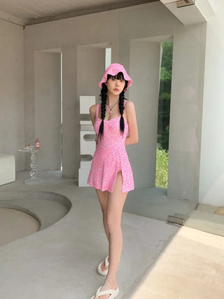 Pluck Pattern Hat Body-Covering One-Piece Swimsuit