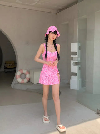 Pluck Pattern Hat Body-Covering One-Piece Swimsuit