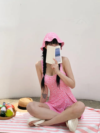 Pluck Pattern Hat Body-Covering One-Piece Swimsuit