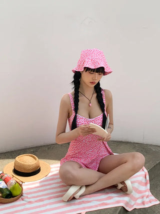 Pluck Pattern Hat Body-Covering One-Piece Swimsuit