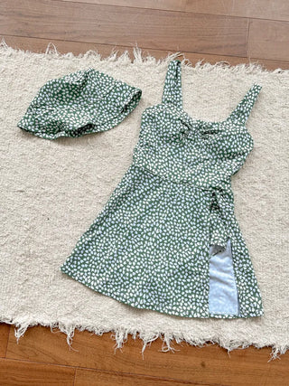 Pluck Pattern Hat Body-Covering One-Piece Swimsuit