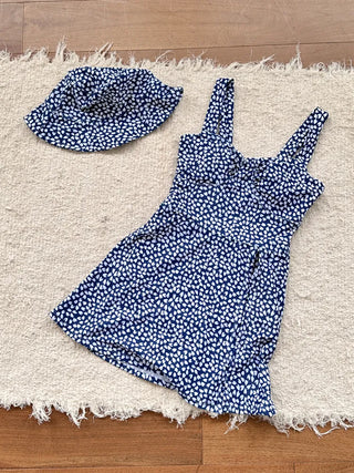 Pluck Pattern Hat Body-Covering One-Piece Swimsuit