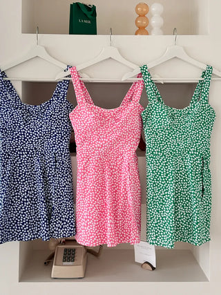 Pluck Pattern Hat Body-Covering One-Piece Swimsuit