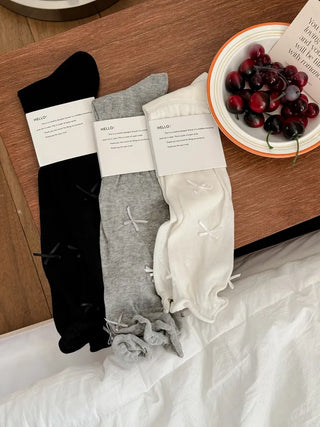 Enjoy Mini Ribbon See-through Pleated Warmer Long Socks