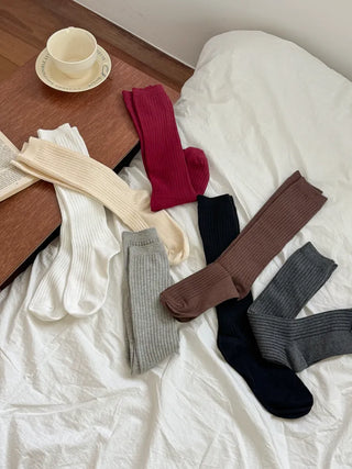 Deli Basic Ribbed Plain Color Knee-Long Socks