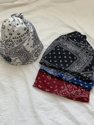 Disstored Paisley Twist Pattern Beanie Hat