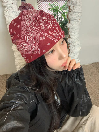 Disstored Paisley Twist Pattern Beanie Hat