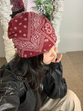 Disstored Paisley Twist Pattern Beanie Hat