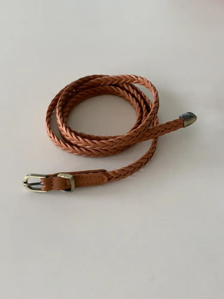 Flat Twist Slim Leather Belt