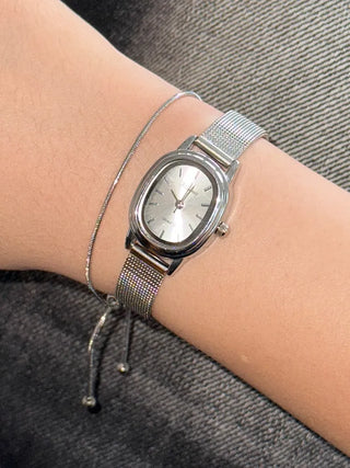 Silver Mesh Metal Strap Wristwatch