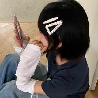 Kuku Dot Triangle Hair Clip