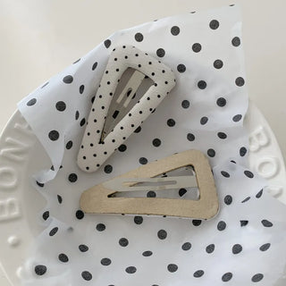 Kuku Dot Triangle Hair Clip