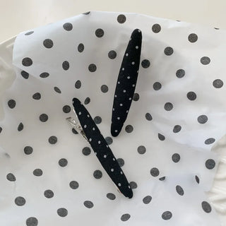Kuku Dot Triangle Hair Clip