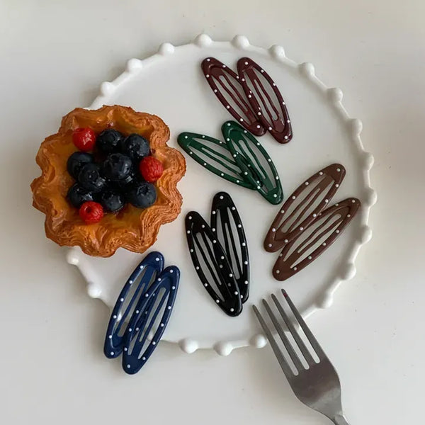 Dot Oval Point Snap Hair Clip